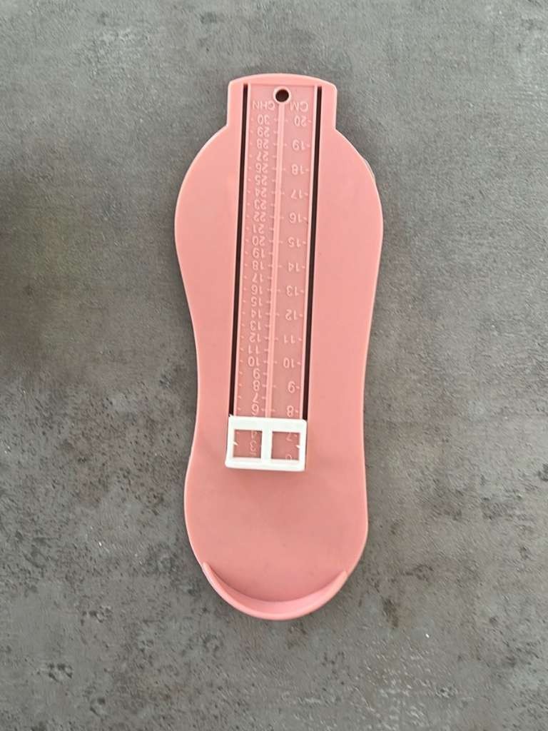 Foot Measuring Device