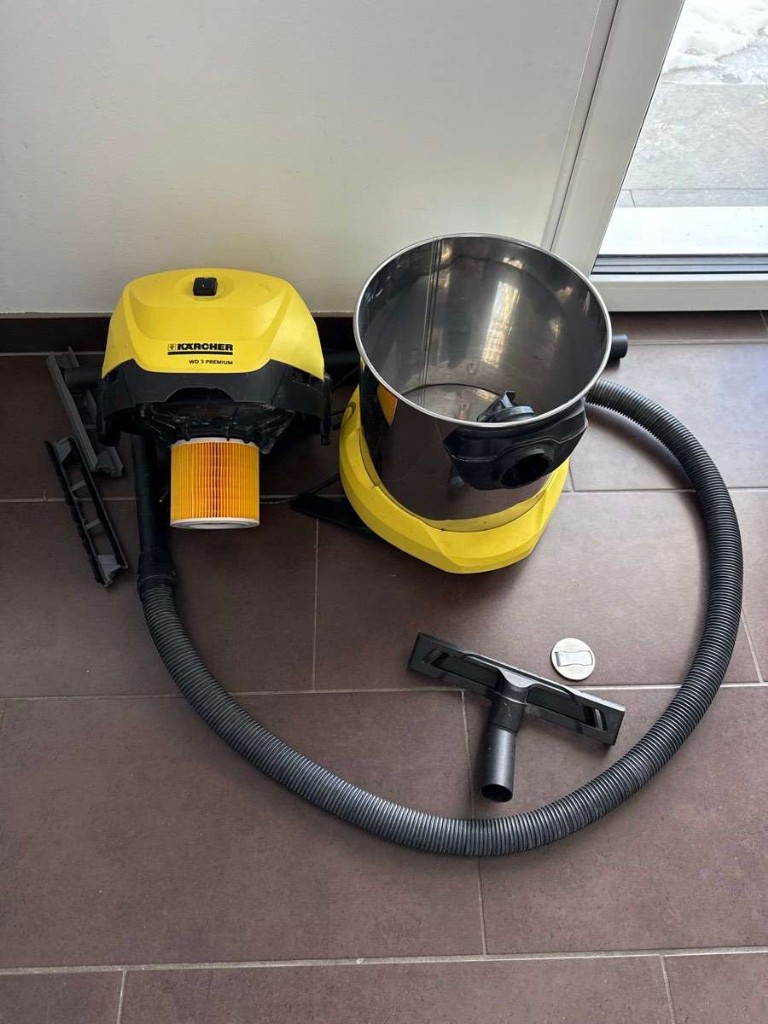 Kärcher WD 3 Premium Wet and Dry Vacuum Cleaner